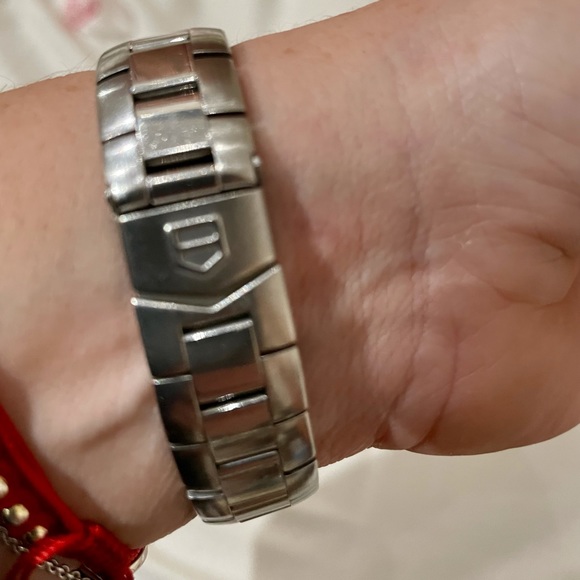 Authentic Women’s Tag Heuer watch. Excellent condition 25mm face - Picture 6 of 14